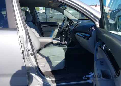 2011 Kia Sorento Lx z USA, uszkodzony, nr VIN 5XYKT3A18BG144739